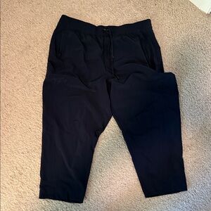 Athleta women’s navy blue pants. Light weight. Excellent condition